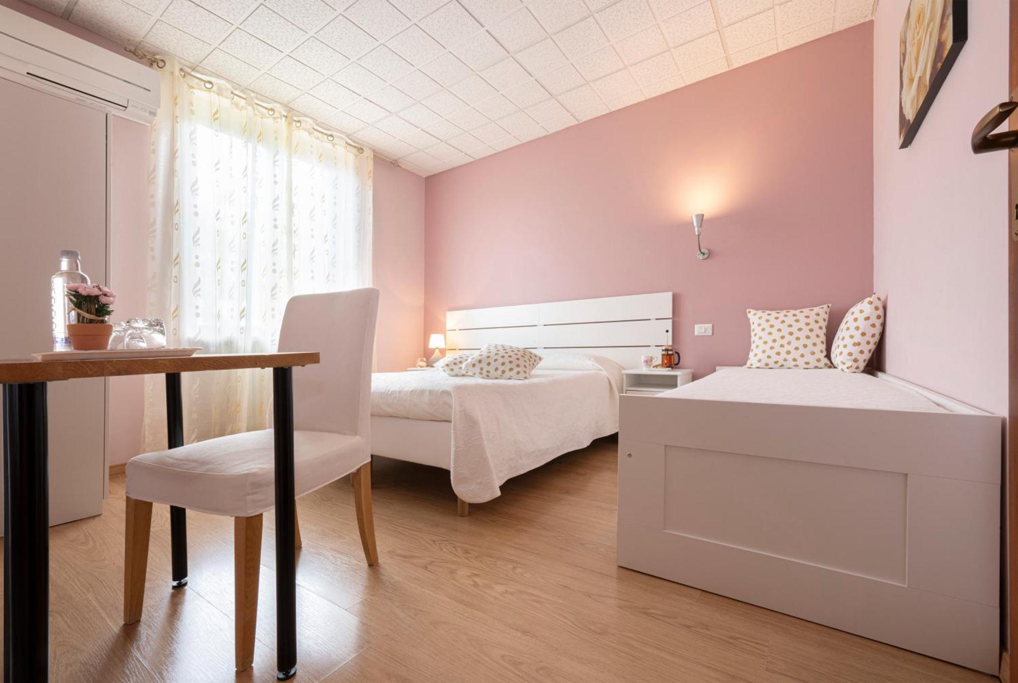 Le Betulle Hotel San Maurizio D'opaglio Eksteriør billede