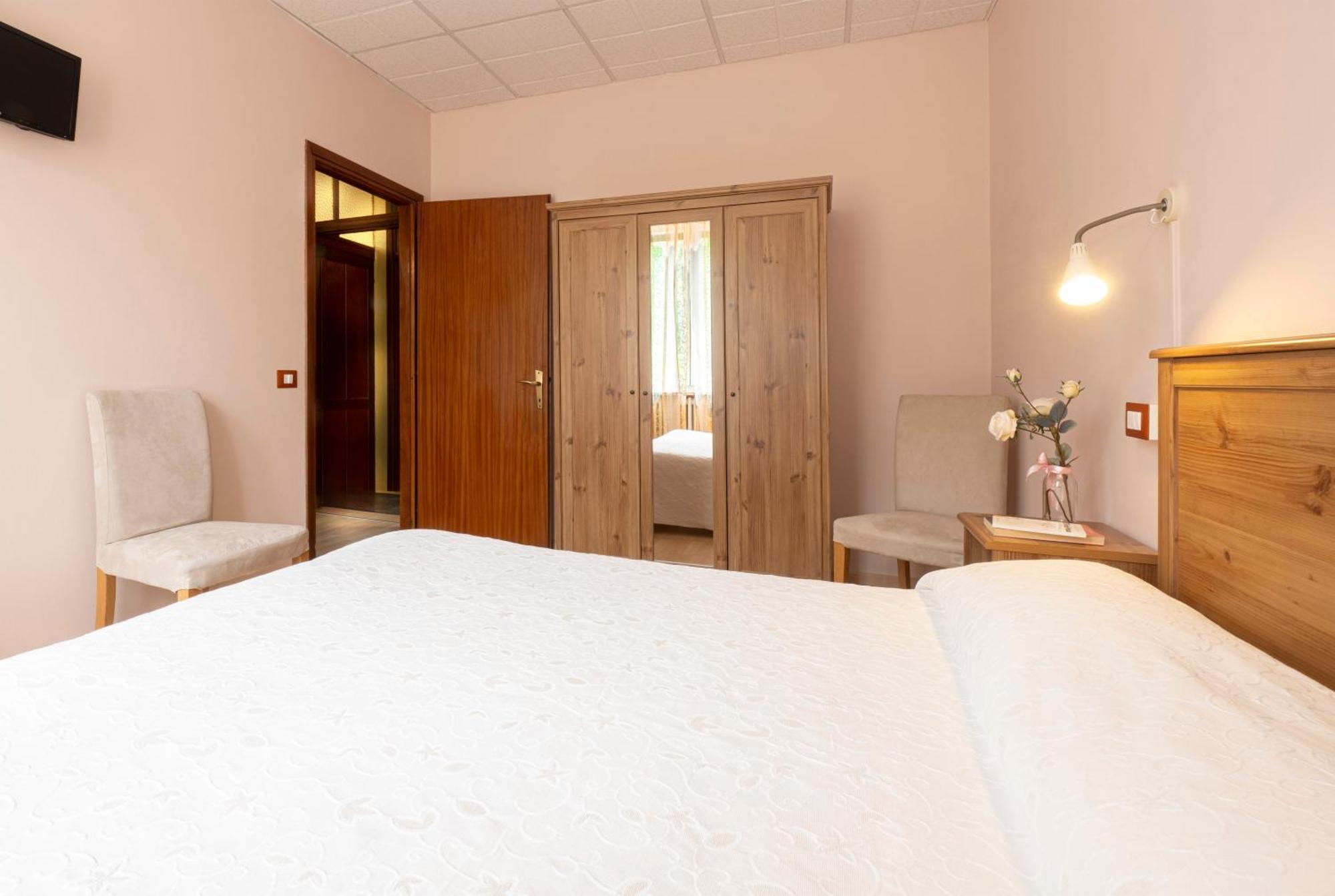 Le Betulle Hotel San Maurizio D'opaglio Eksteriør billede