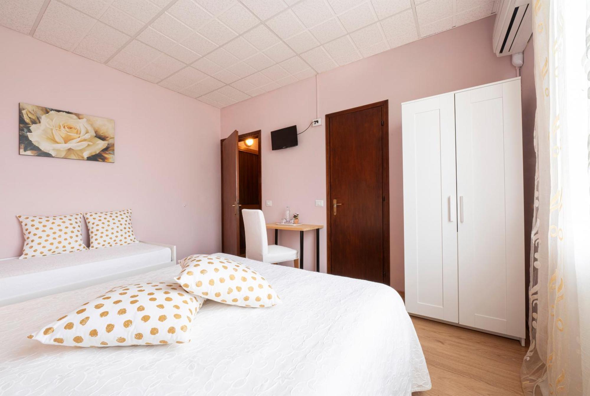 Le Betulle Hotel San Maurizio D'opaglio Eksteriør billede