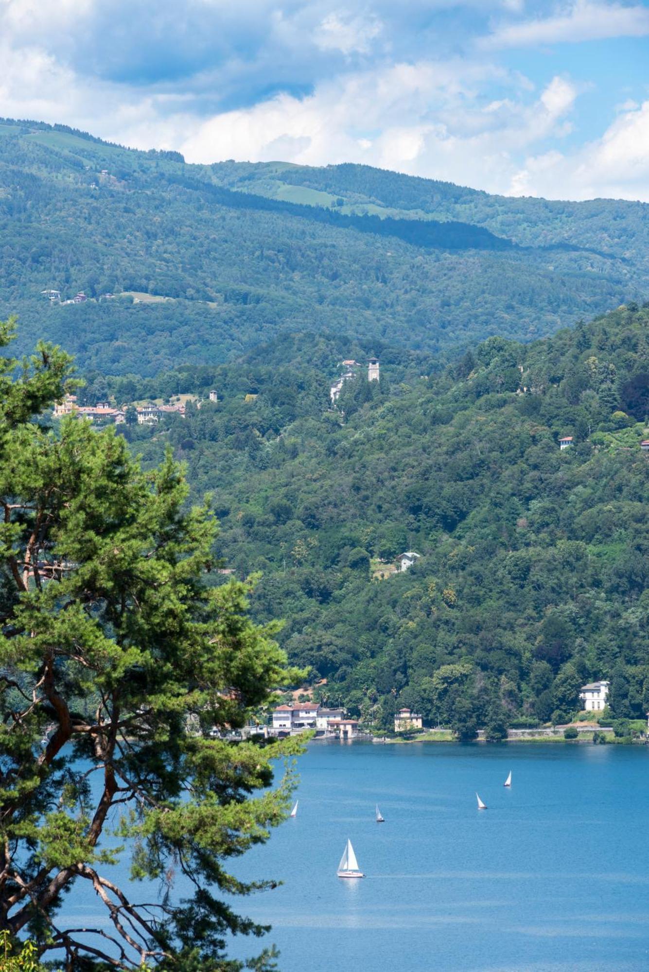 Le Betulle Hotel San Maurizio D'opaglio Eksteriør billede